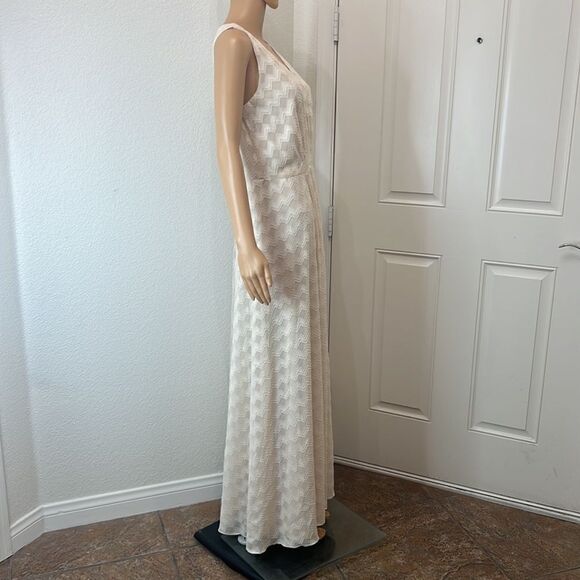 Anne Klein Dress Sz 4 V Neck Sleeveless Ivory Pleated Sheer Lined Maxi - Picture 5 of 12
